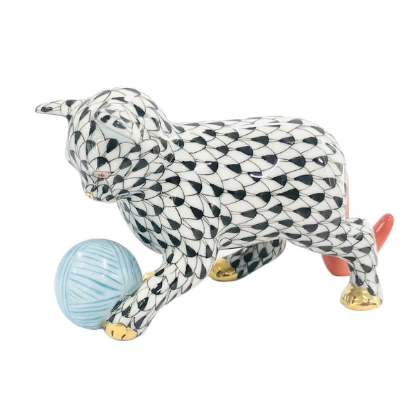 Herend Kitten with Yarn Fishnet Figurine