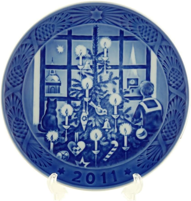 Royal Copenhagen Christmas Plate 2011 - Waiting For Santa Claus