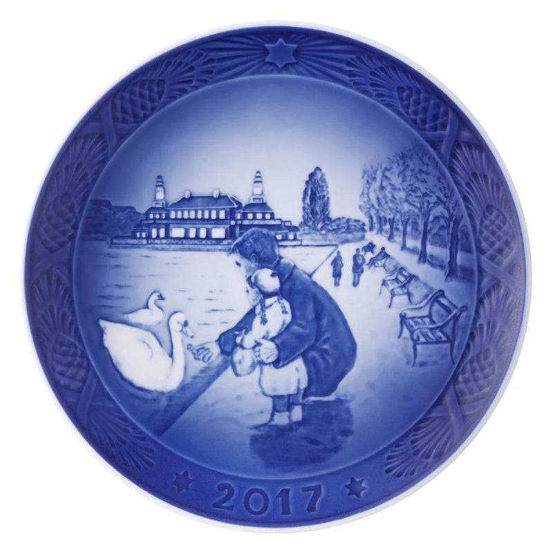 Royal Copenhagen Christmas Plate 2017 - A Walk at the Lake