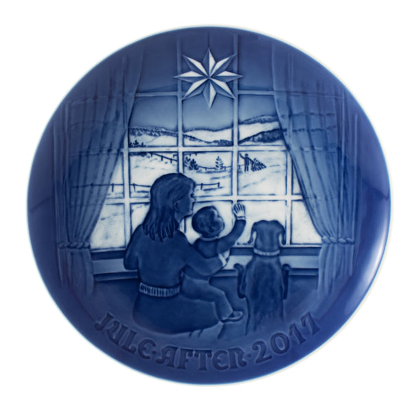 Bing & Grondahl Christmas Plate 2017 - Waiting for Father