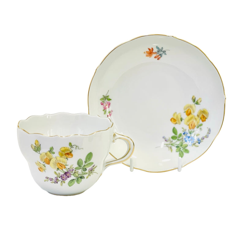 Meissen Neuer Ausschnitt Coffee Cup & Saucer