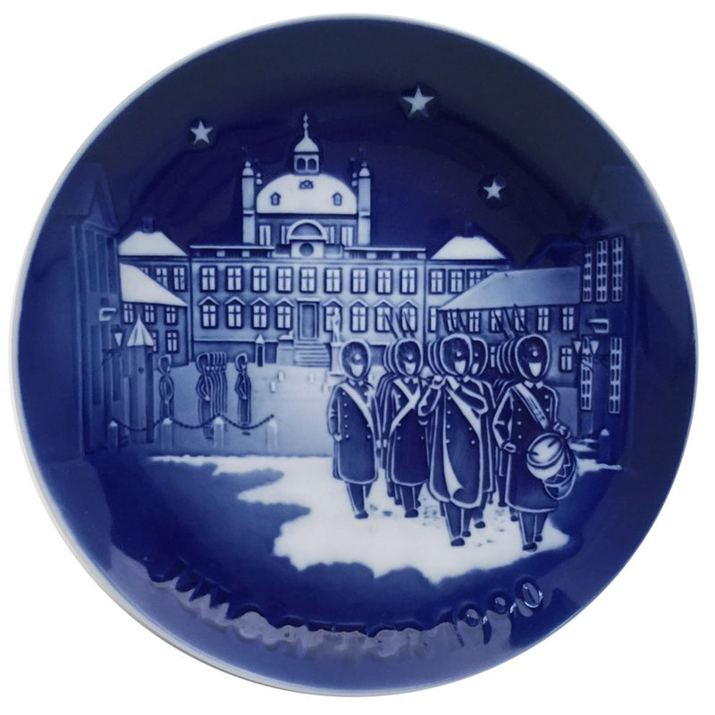 Bing & Grondahl Christmas Plate 1990 - Changing of the Guards