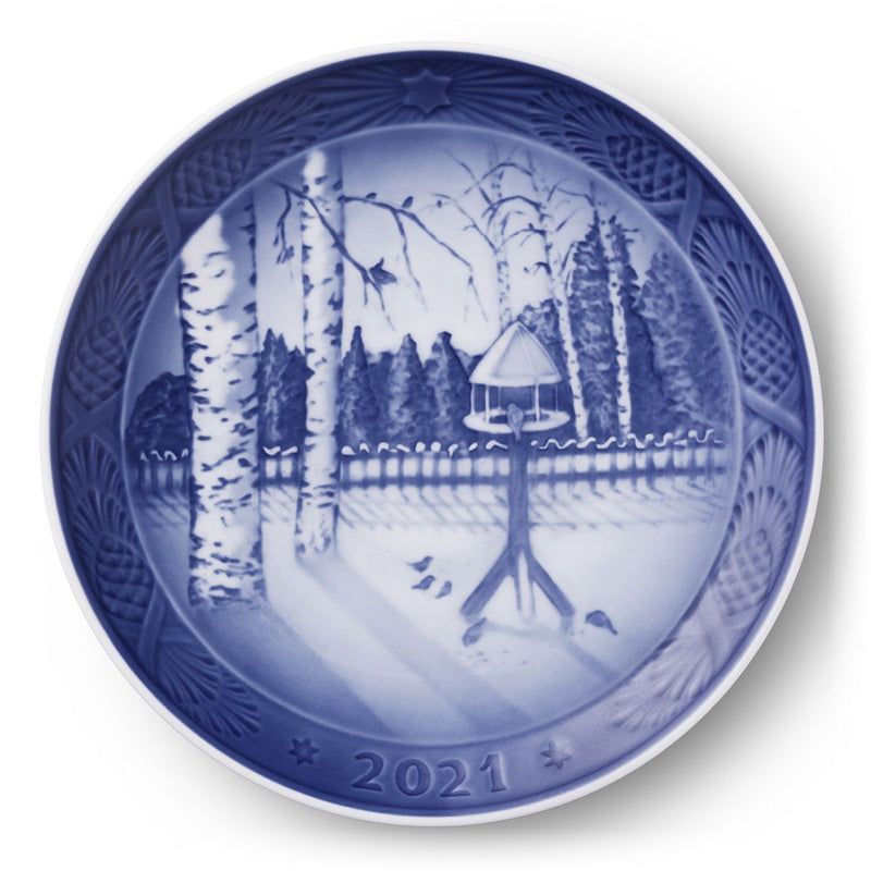 Royal Copenhagen Christmas Plate 2021 - Winter In The Garden